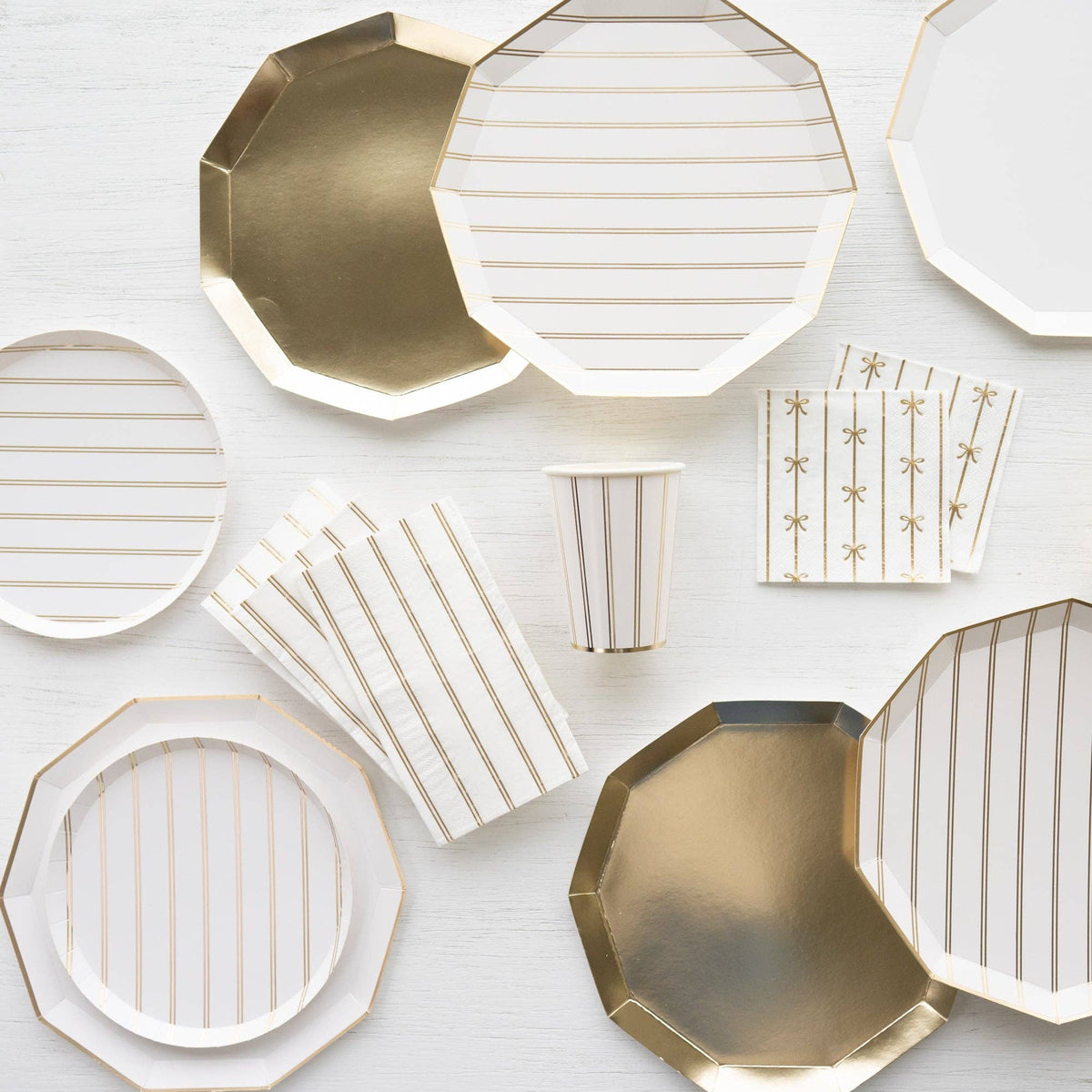 Gold Premium Dinner Plates, 10.75 in.