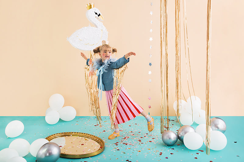 Swan piñata styled