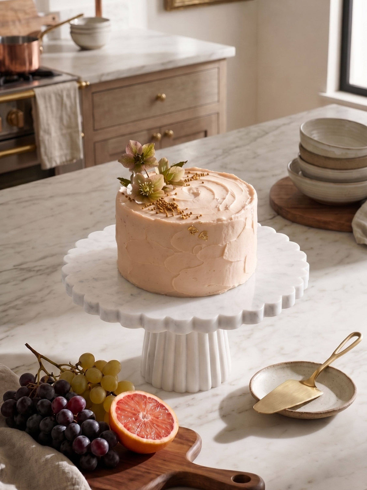 Bobby Marble Cake Stand